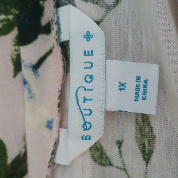 Ladies Top - Picture 2 of 3